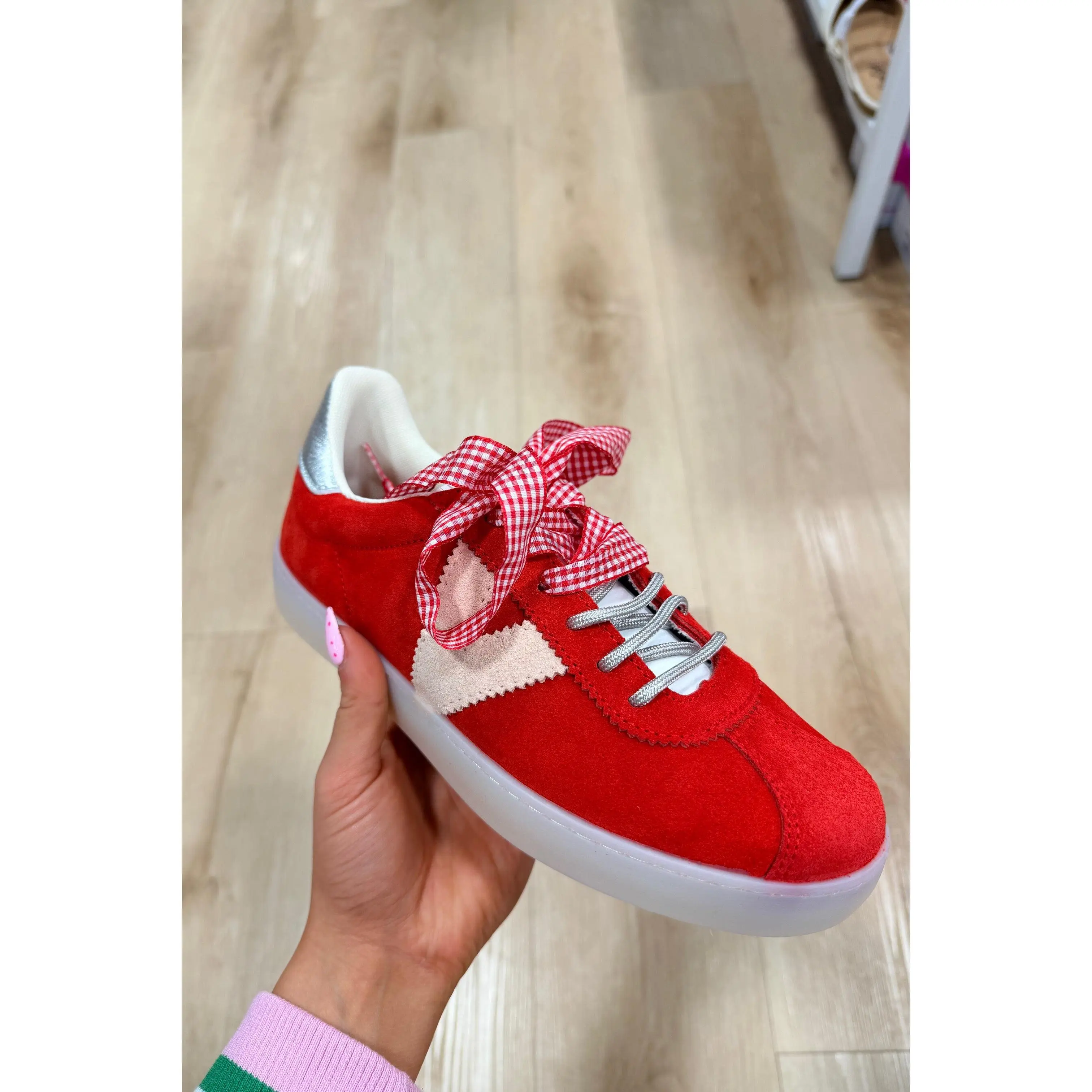 Victoria Sneaker Red