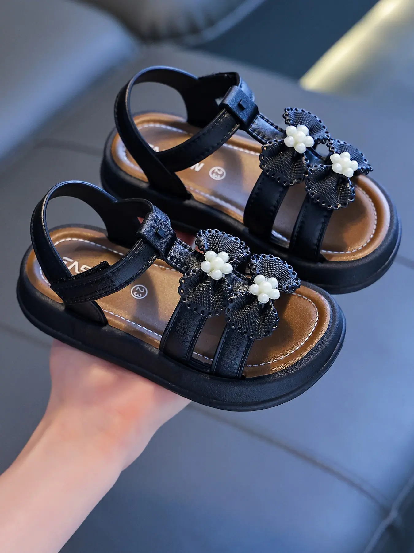 New Kids' Sandals, Trending Sandals, Cute Bow Sandals, Little Girl Sandals, Bow Decorated Sandals, Fashionable Simple Design, Velcro Closure, Girl Student Bow Soft Sole Anti-Slip Home Shoes, Comfortable and Stylish