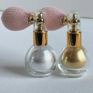 Body Glitter Highlighter Spray Glow in seconds with this shimmering highlighter spray. Just one squeeze releases a fine, bronzing mist that adds radiant sparkle to your face and body. Perfect for a quick glam-up—spray, glow, and go!