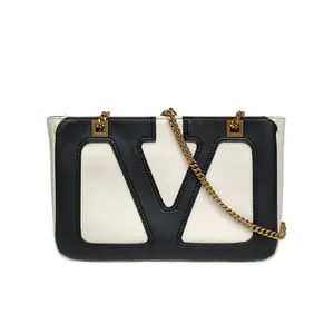 Pre-owned Valentino leather Tote Bags Black and white C gold buckle Viva Superstar single shoulder chain bag, small size. It's the same style as Ke Xiao Tong's.