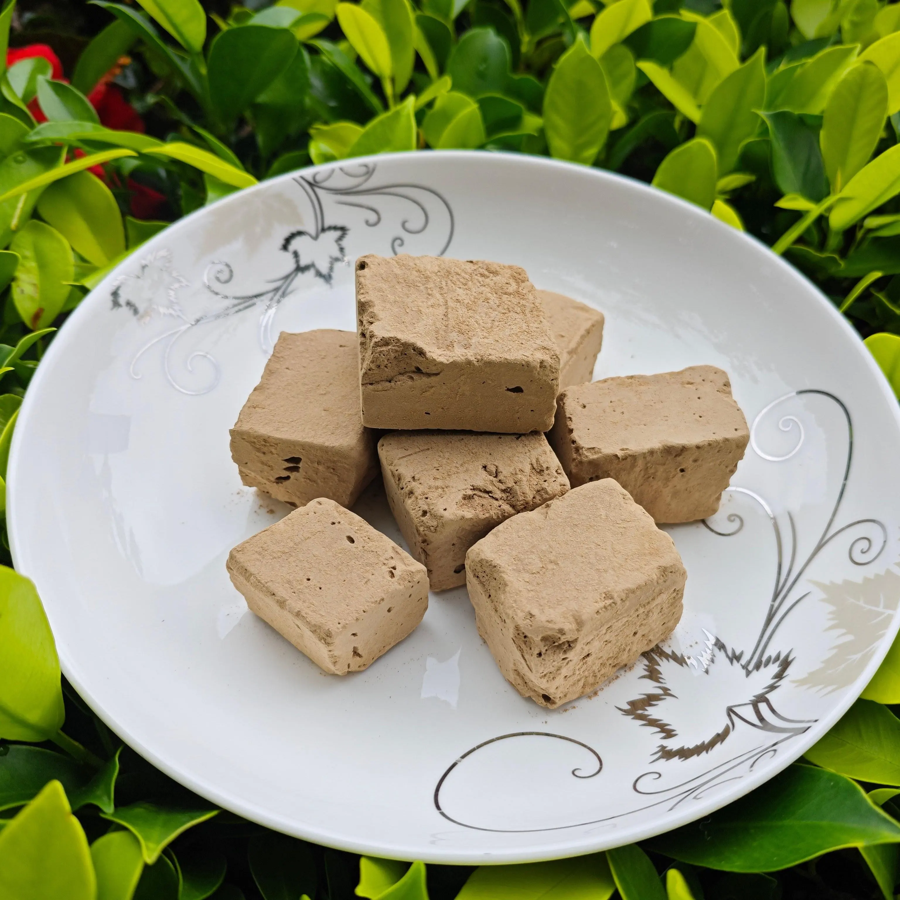 4oz (113g) Cosmetic-Grade Edible Yellow-Brown Kaolin Chunks - 100% Pure Natural No-Additives Clay Based Garden Rocks, Slightly Sticky for Crafts & DIY Face Masks, Ideal for Daily Use & DIY Enthusiasts