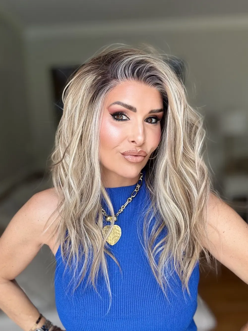 AISOM New Release Sierra Mushroom Blonde Beach Wave Free Part Lace Front Wig with Scandinavian Hairline Low Density Heat Friendly Synthetic Hair Wigs for Women