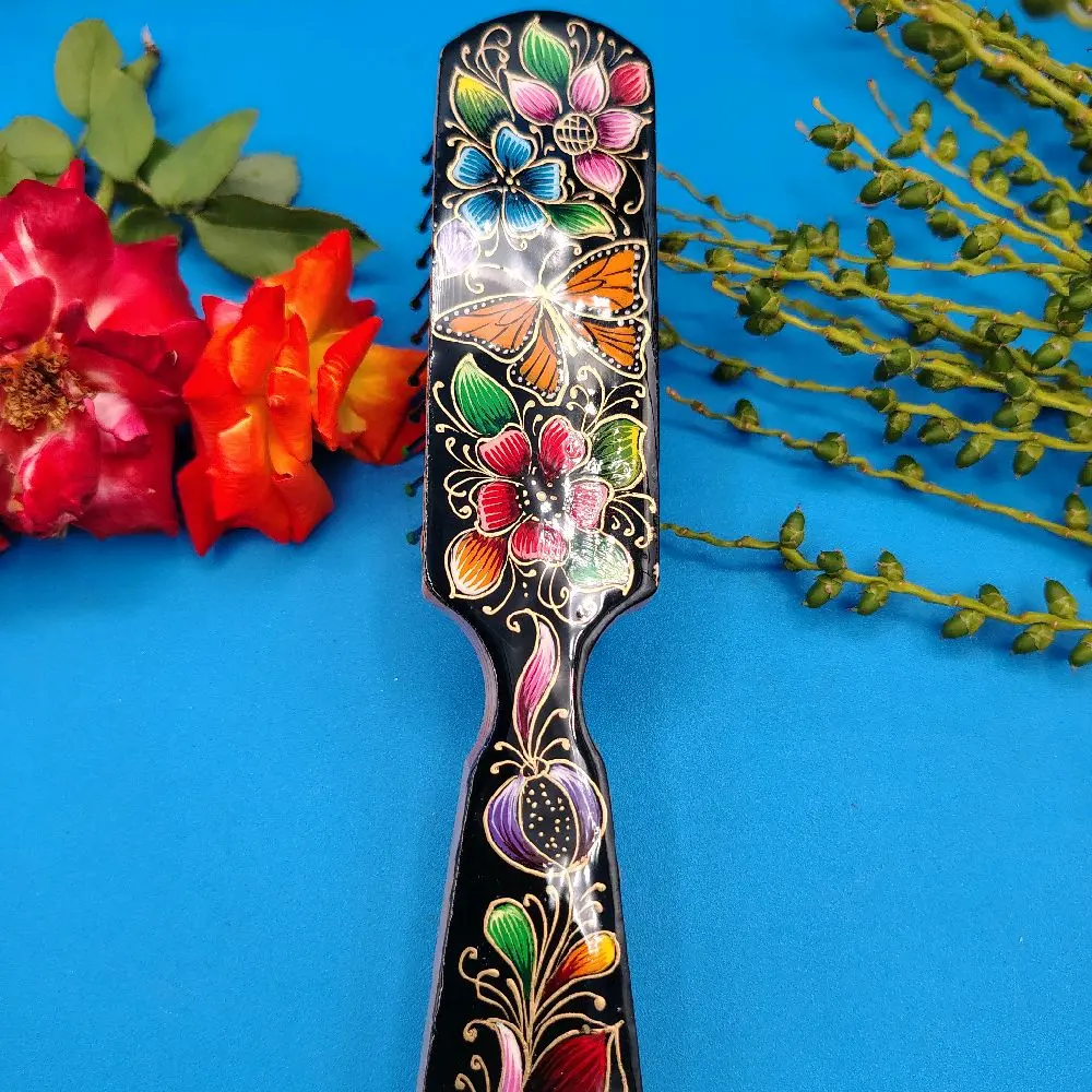 cepillo para cabello decorado con hoja de oro y pintada a mano arte de México
