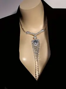 Luxury Rhinestone Love Heart Tassel Nipple Chain, Sexy Crystal Body Chain for Women, Elegant Chest Chain for Special Occasions