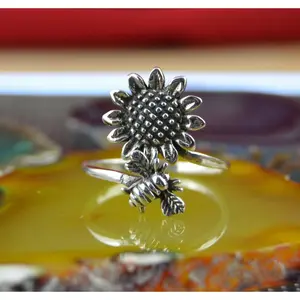 Viral 925 Sterling Silver Bee & Sunflower Adjustable Ring, Sizes 6-9