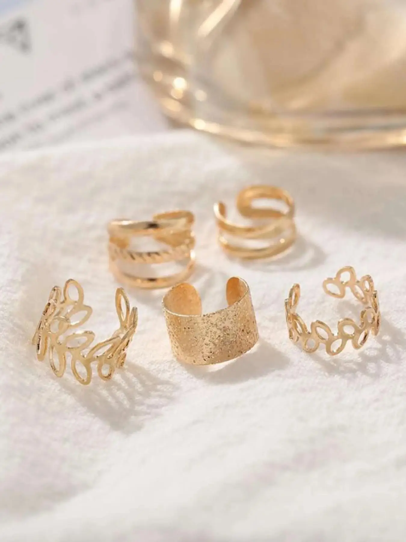 Women's 2024 Summer Hollow Out Ear Cuff, Hollow Out Design C-shaped Ear Cuff, Ear Jewelry for Party, Daily Decor for Girl