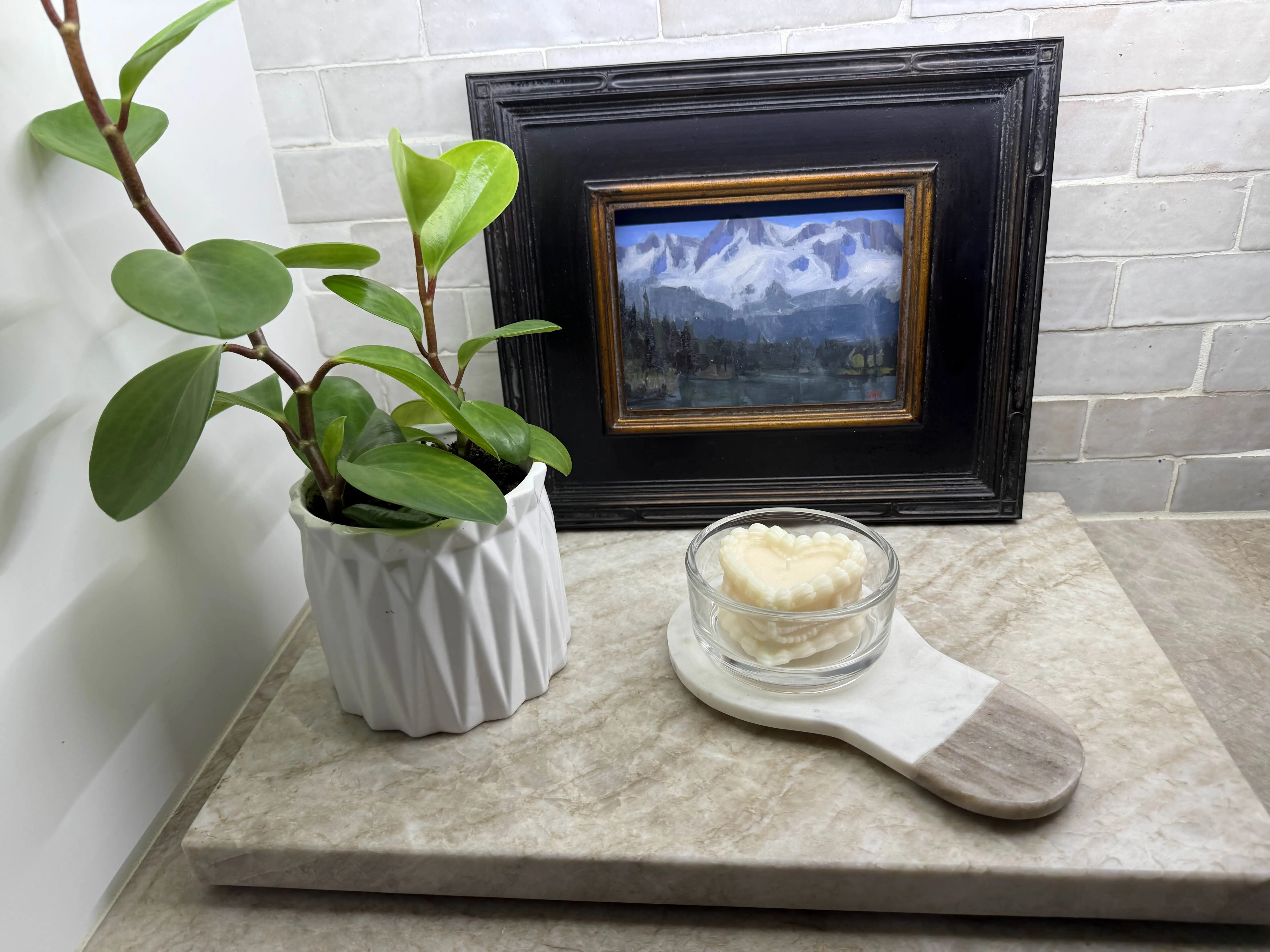 White Lace Gâteau Vintage Coquette Cake Shaped Candle Handmade Soy Pillar Wax Vanilla Cake Batter Scent Romantic Home Décor Gift 3"x3"x2"