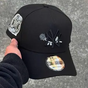 New Era New York Yankees 9FORTY A-Frame Snapback Hat – White Crown Red Brim – Adjustable MLB Baseball Cap – Streetwear Unisex Summer Edition