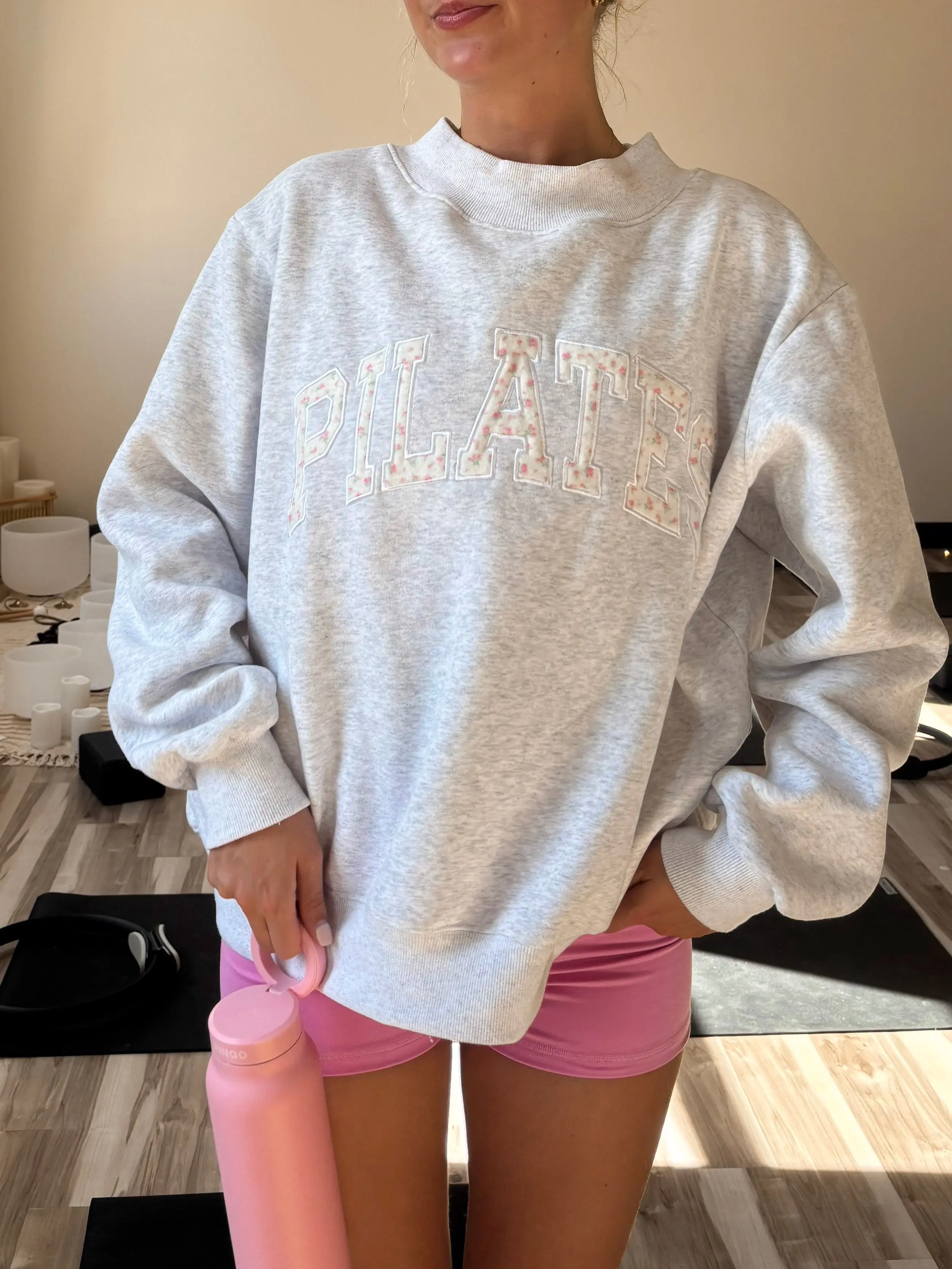 Pearl Grey Mockneck Pilates Embroider Sweatshirt Pearl Grey Mockneck Pilates Embroider Sweatshirt