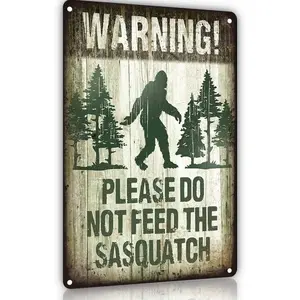 Vintage Retro Funny "Please Do Not Feed The Sasquatch" Tin Wall Metal Plaque, 12x8in Waterproof Print Home Decor Products, Indoor-Outdoor Warning Sign