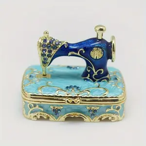 [Vintage Jewelry Box] Vintage-Style Decorative Sewing Machine Figurine Jewelry Box | Enamel Art with Rhinestones, Magnetic Closure, Metal Tabletop Ornament, No Power Required