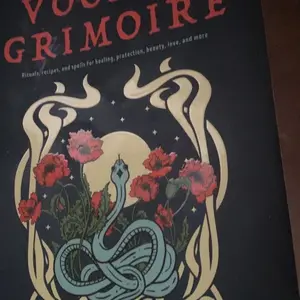 The Marie Laveau Voodoo Grimoire: Rituals, Recipes, and Spells for Healing, Protection, Beauty, Love, and More -- Denise Alvarado - Paperback