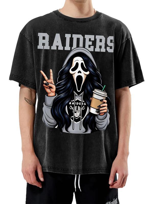 Black Raiders T-Shirt with Scream Ghost Holding Coffee and Peace Sign Graphic, Funny Halloween Horror Tee for Men and Women, Trendy Spooky Casual Streetwear Shirt for Fall Season, Costume Party & Everyday Wear