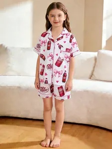 2-piece Valentine's Day children's set, Pajama Sets, girl's white base with full bow and heart print, short-sleeved top with small pockets, elastic waistband, suitable for home daily wear and leisure, children's pajama outfit