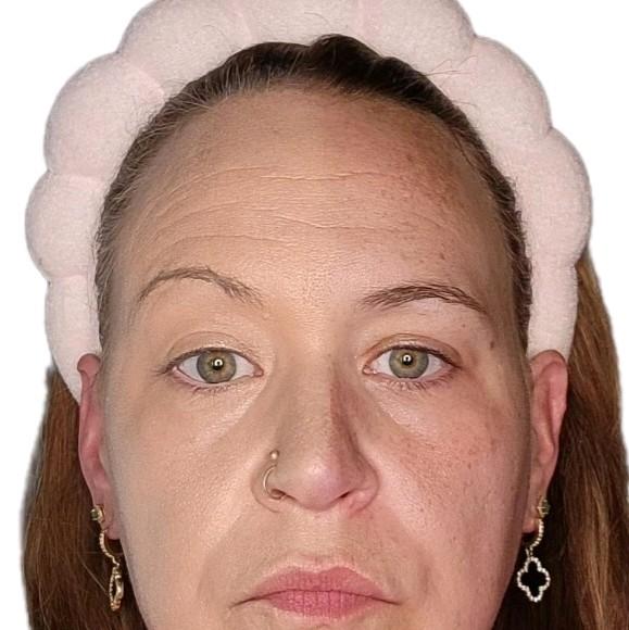 Younique Cream Foundation - Perfect for Blemish-Prone Skin - Balm