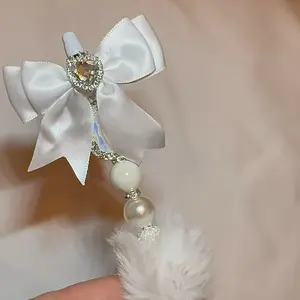 [D1] Extra Tall Blinged Out Pens with 1 Ink Refill Bow Design Pearl Accents Feather Detail for Stylish Writing