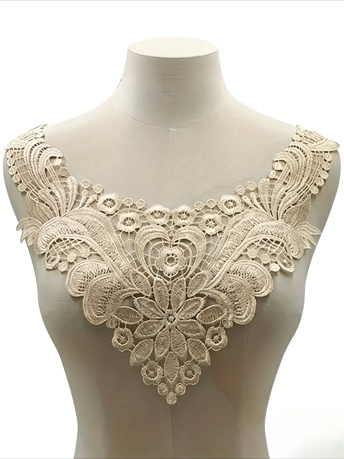Elegant European Style Floral Embroidery Lace Collar, European Influence Decorative Necklace for Women's Dresses, Fashion Accessory for All Seasons