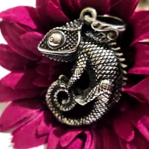 Chameleon Charm Pendant
