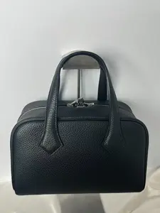 Premium Full-Grain Leather Boston Bag | Luxury Texture | Classic Black