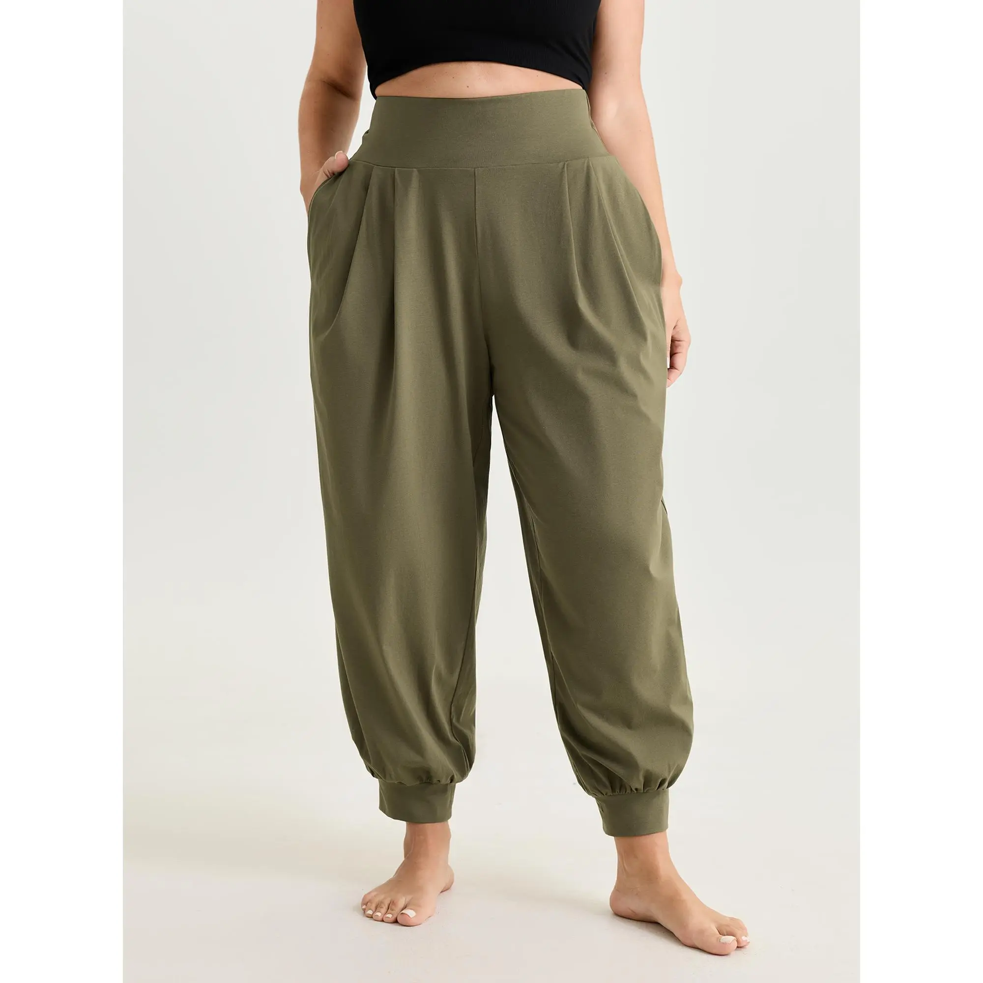 BloomChic Women's Plus Size Stretch Cotton Joggers, Solid Cropped Athleisure Pants with a Wide Elastic Waistband, Breathable Loose Fit, Athleisure Style Bottoms, Casual Comfy Jogger, Stretchable Jogger