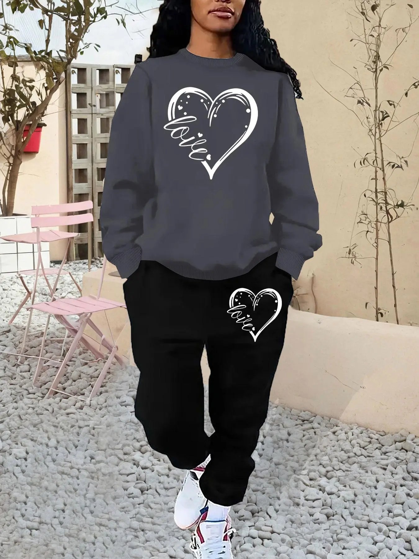 Women's Heart Letter Print Drop Shoulder Long Sleeve Thermal Lined Fitted Sweatshirt & Elastic Waist Sweatpants Two-piece Sweatsuit Set, Stretchy Suit Set, Casual Cozy Breathable for Daily Workout Running, Ladies Fall & Winter Clothes
