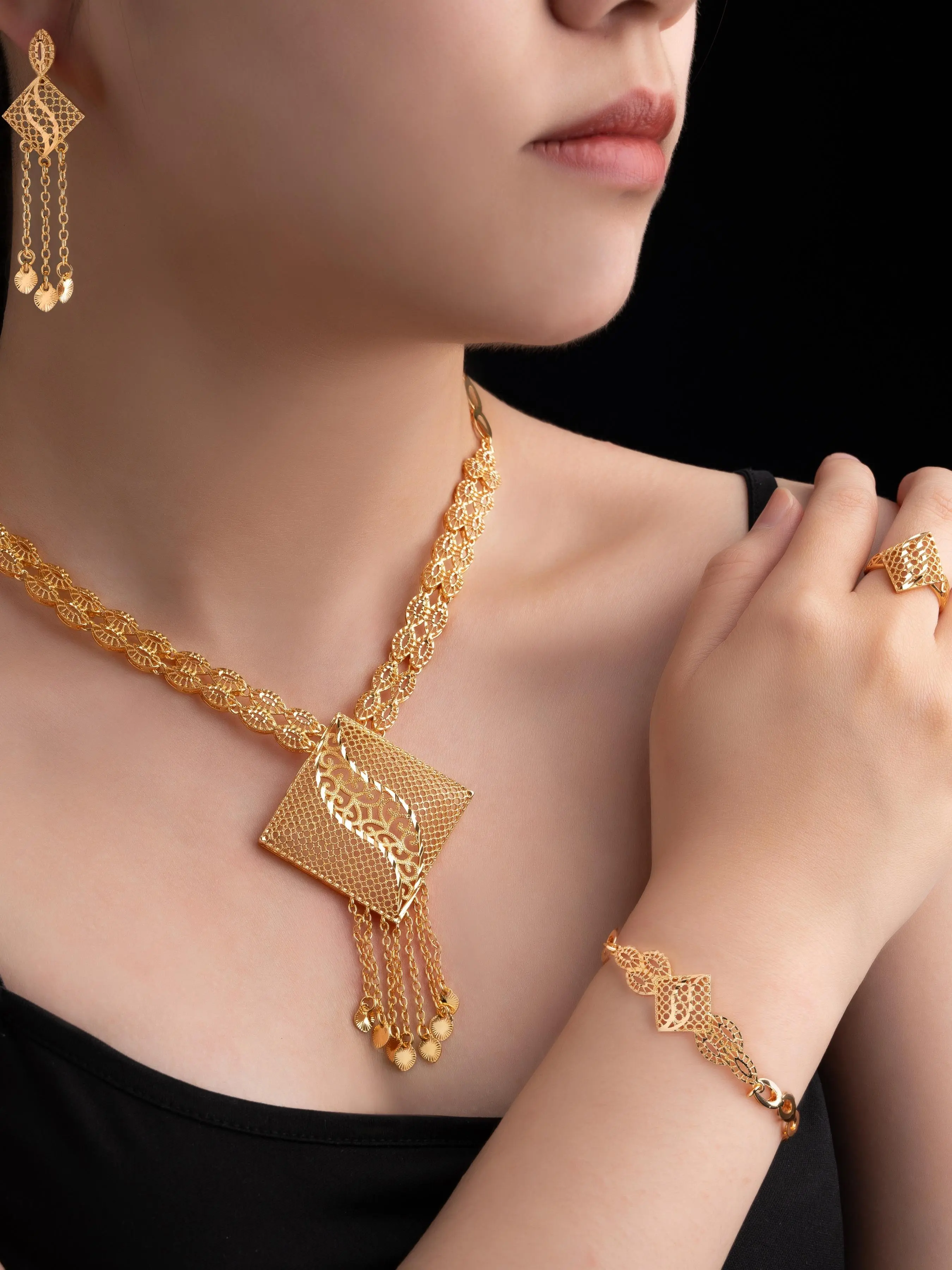 Elegant Gold-Plated Geometric Design Jewelry Set, Including Necklace & Earrings & Bracelet & Ring, Fashionable Jewelry Set for Party, Daily Clothing Decor, Trendy All-match & Exquisite Jewelry for Birthday Gift, Matching Jewelry Set, Jewellery Gift Set