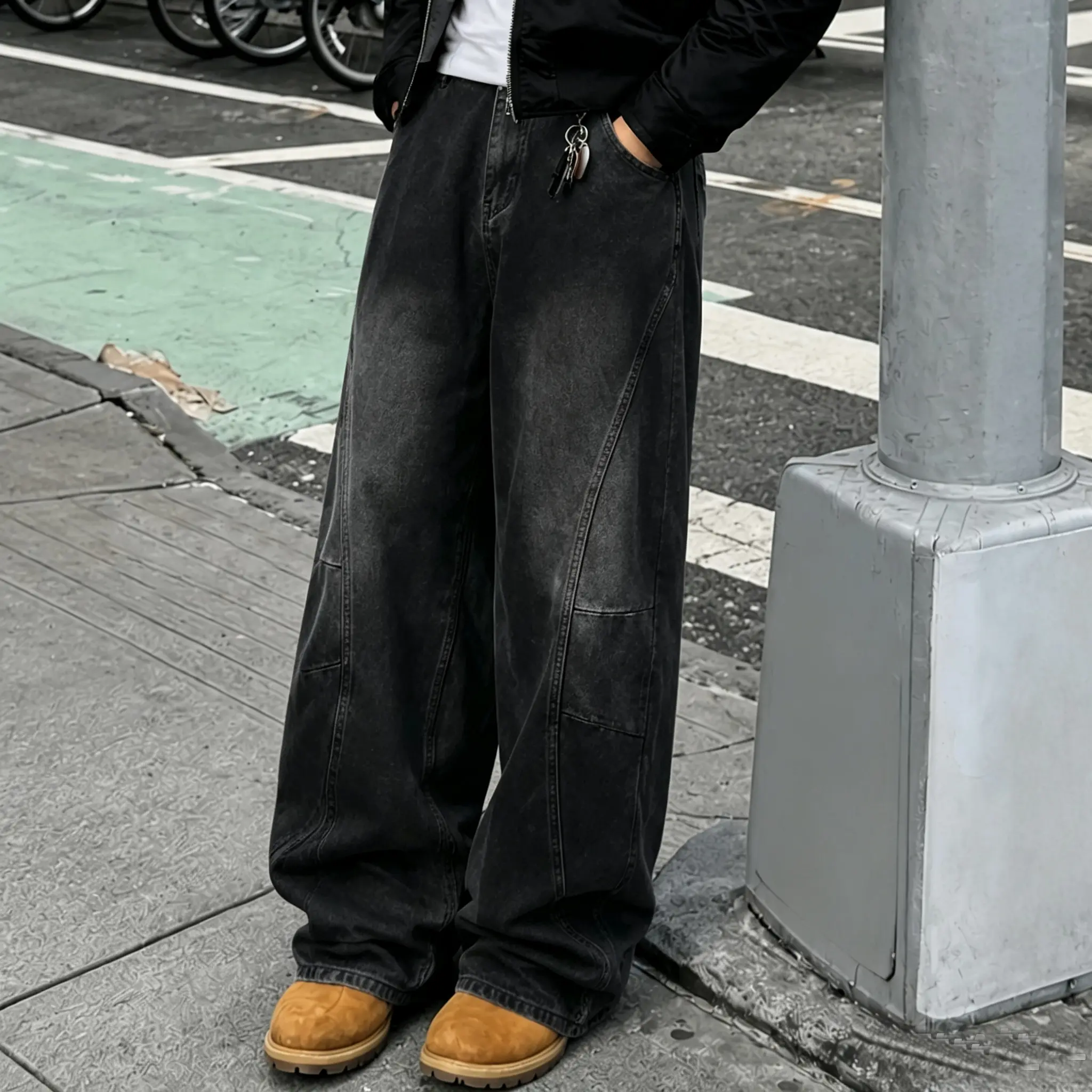 Men’s wide-leg denim jeans with segmented topstitching, vintage washed gradient finish with distressed wear and a faded look, floor-length pants with a fluid drape, American high-street style loose straight-cut casual jeans