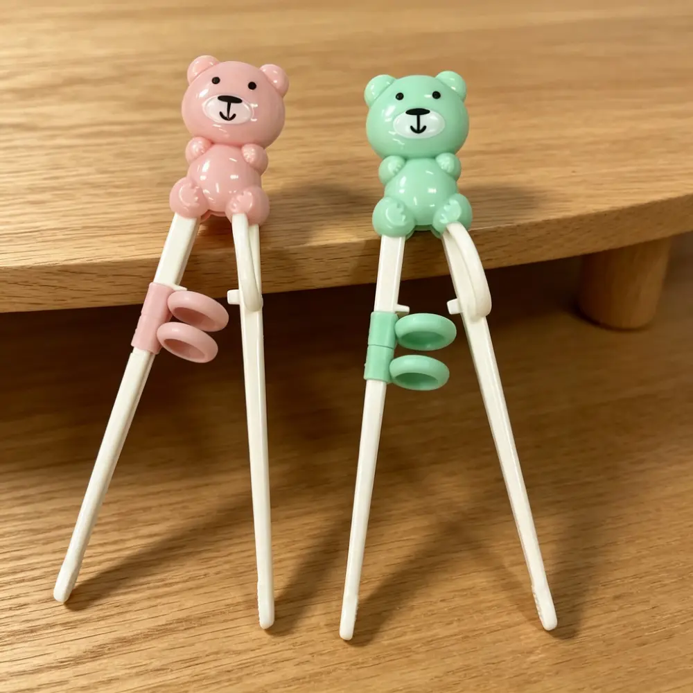 1PC Cute Cartoon Bear Shaped Tableware Reusable Training Chopsticks Finger Positioning Dining Aid Suitable For Daily Meals Birthday & All Kinds Of Holiday Gifts
