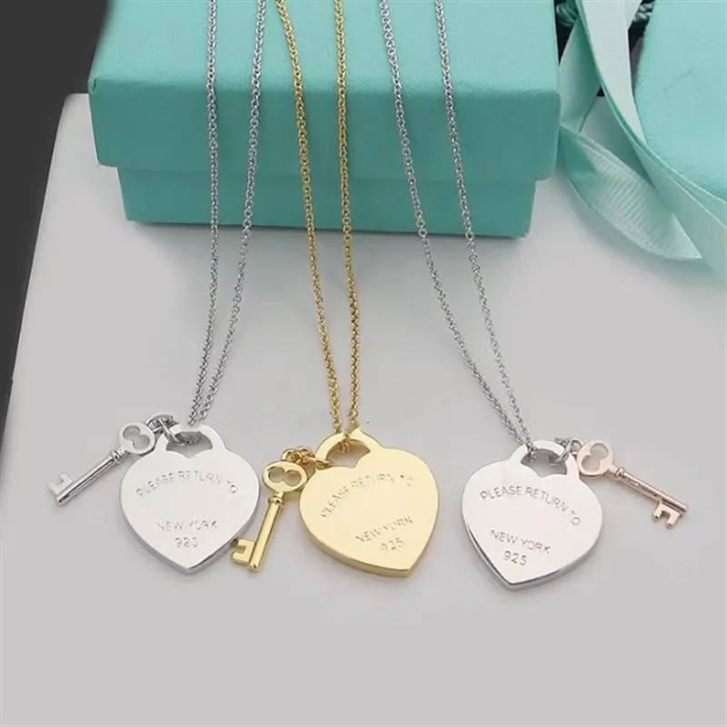 T Family Heart Brand Single Key Pendant Necklace for Women, Niche Design Everyday Collarbone Chain, Versatile Heart Accessory Necklaces Costume Jewelry