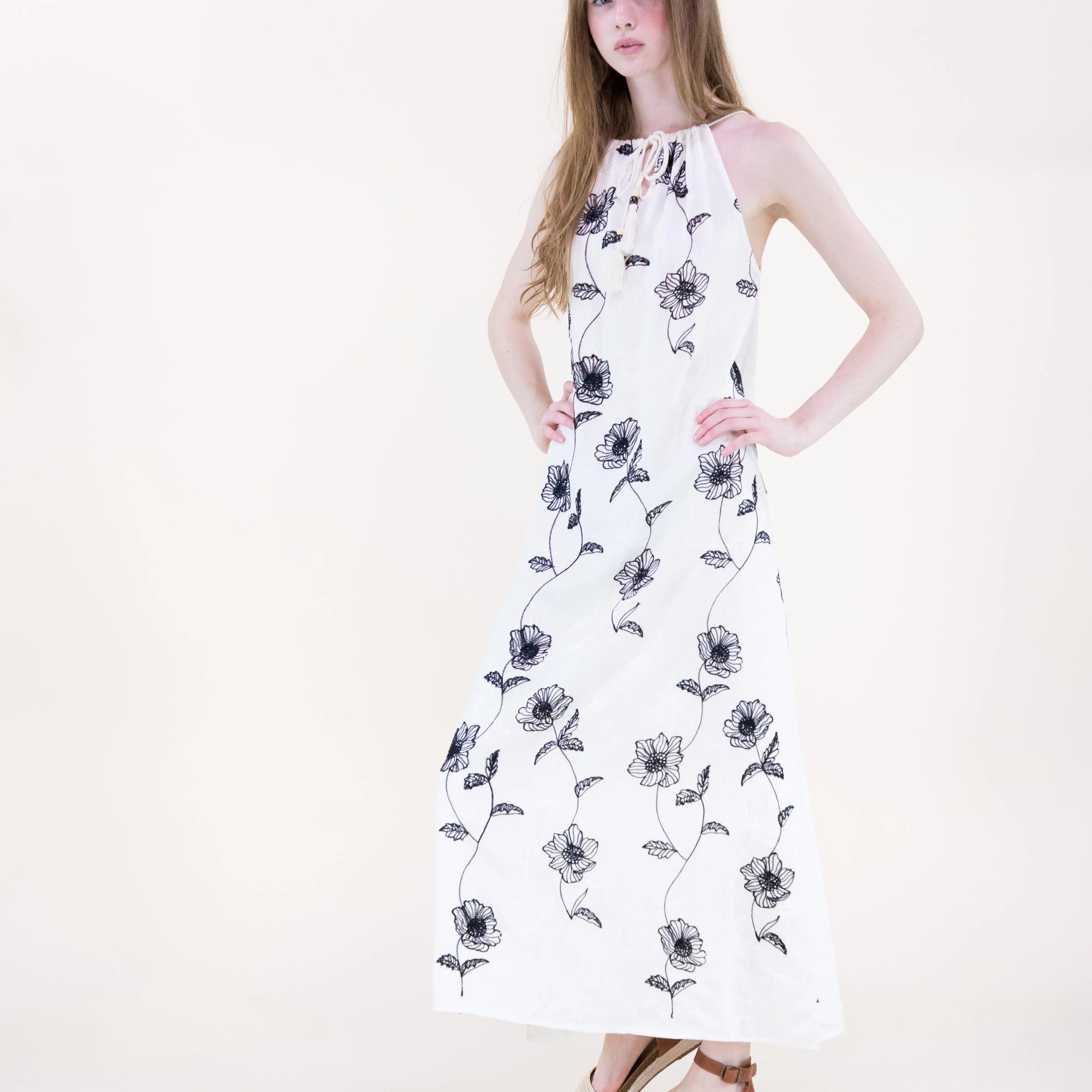 White - Sleeveless Maxi Dress