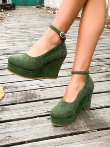 Who Wears Gets Taller! Ultra-High Waterproof Platform Wedge Shoes, Stylish Rhinestone Square Buckle, Comfortable and Not Fatiguing