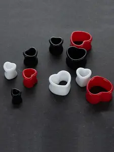 1 Pair of Heart-Shaped Acrylic Hip-Hop Style Pierced Ear Expanders