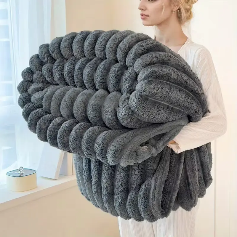 【Back to School Essential】UFIST Cozy Throw Blanket for Dorm Room, Soft Lightweight Blanket for Bed & Couch, Stylish Home Decor Blanket, Perfect Room Makeover Gift for Students
