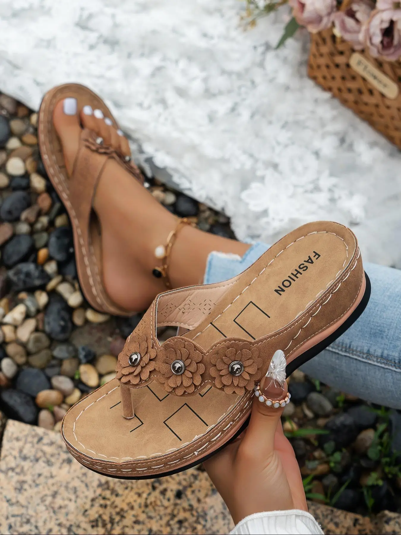 Women's Fashionable Flower Decorated Flip Flops, Casual Comfortable Platform Sandals for Summer, Lightweight Breathable Shoes for Daily Wear, Girl