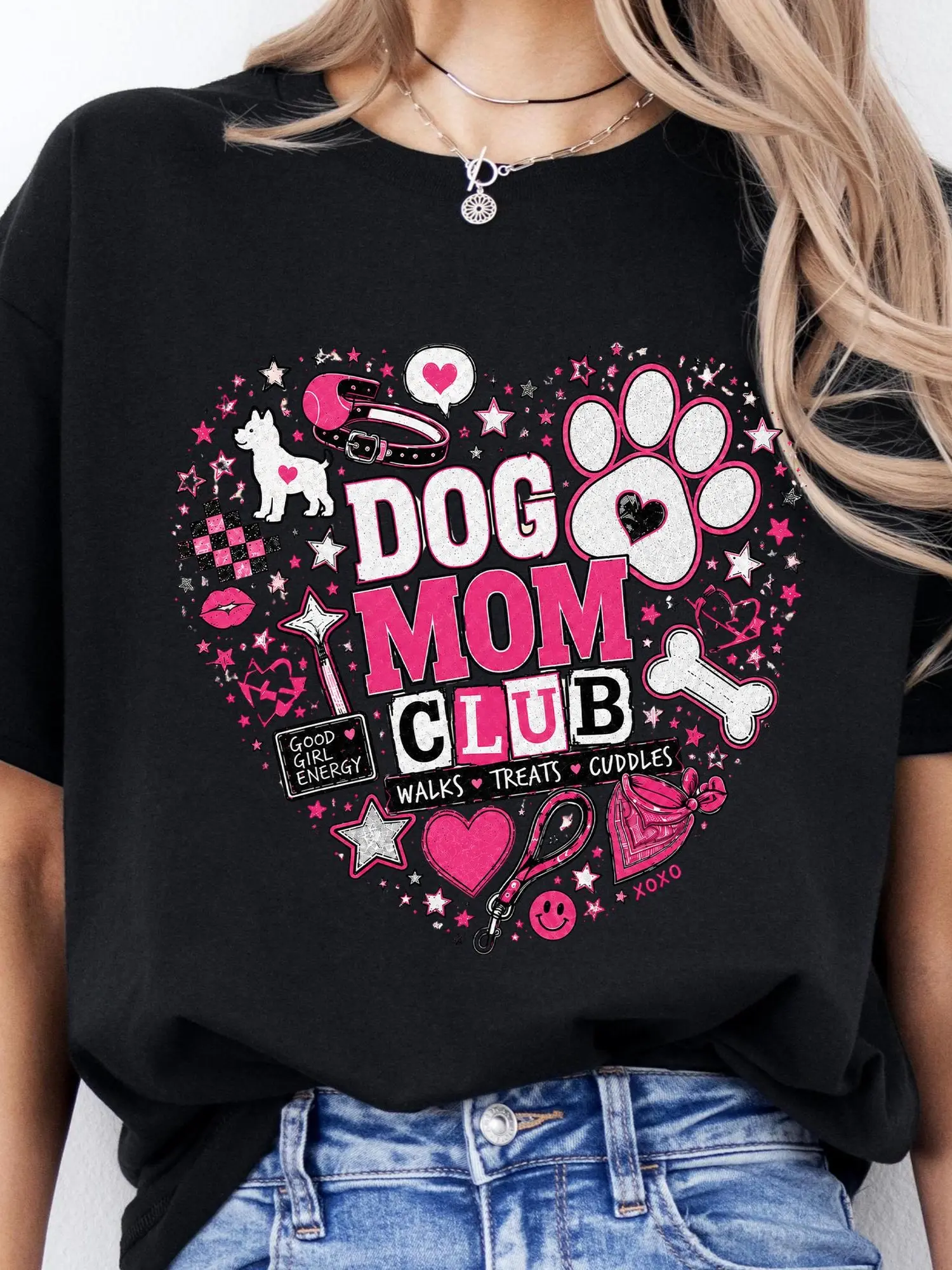 Dog Mom Shirt, Dog Mom Club Pink Paw Heart Graphic Tee, Cute Dog Lover Shirt for Women, Pet Mom Gift, Paw Print T-Shirt for Dog Owners, Pet Parent Outfit, Trendy Dog Mama Tee for New Puppy Moms and Fur Mamas