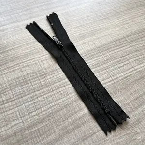 3-Number Nylon Zipper Closure, Automatic Head Pull Zipper, Pants Suit Zipper, Doll Clothes Hat Child Clothing, Protective Sunscreen Zipper