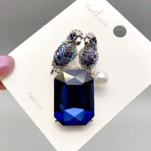 1 pc Vintage Glass Rhinestone Parrot Brooch, Unisex Large Coat Animal Pin Accessory, Elegant Fashion Jewelry for Men and Women