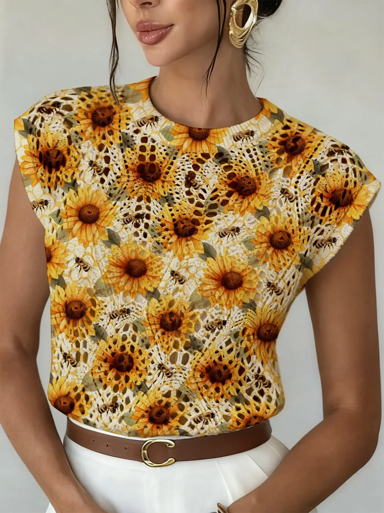 Women's Floral Bee Animal Print Round Neck Sweater, Casual Loose Fit Cap Sleeve Knit Top, Breathable Spring Summer Outer Vest