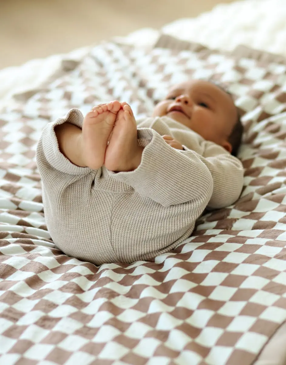 Checkerboard Pattern Blanket - Cozy Warm Milk Chocolate Checkered Bedding Throw for Home Bedding & Linens, Cozy Warm Blanket