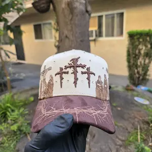 Gorra del viacrucis en color cafe