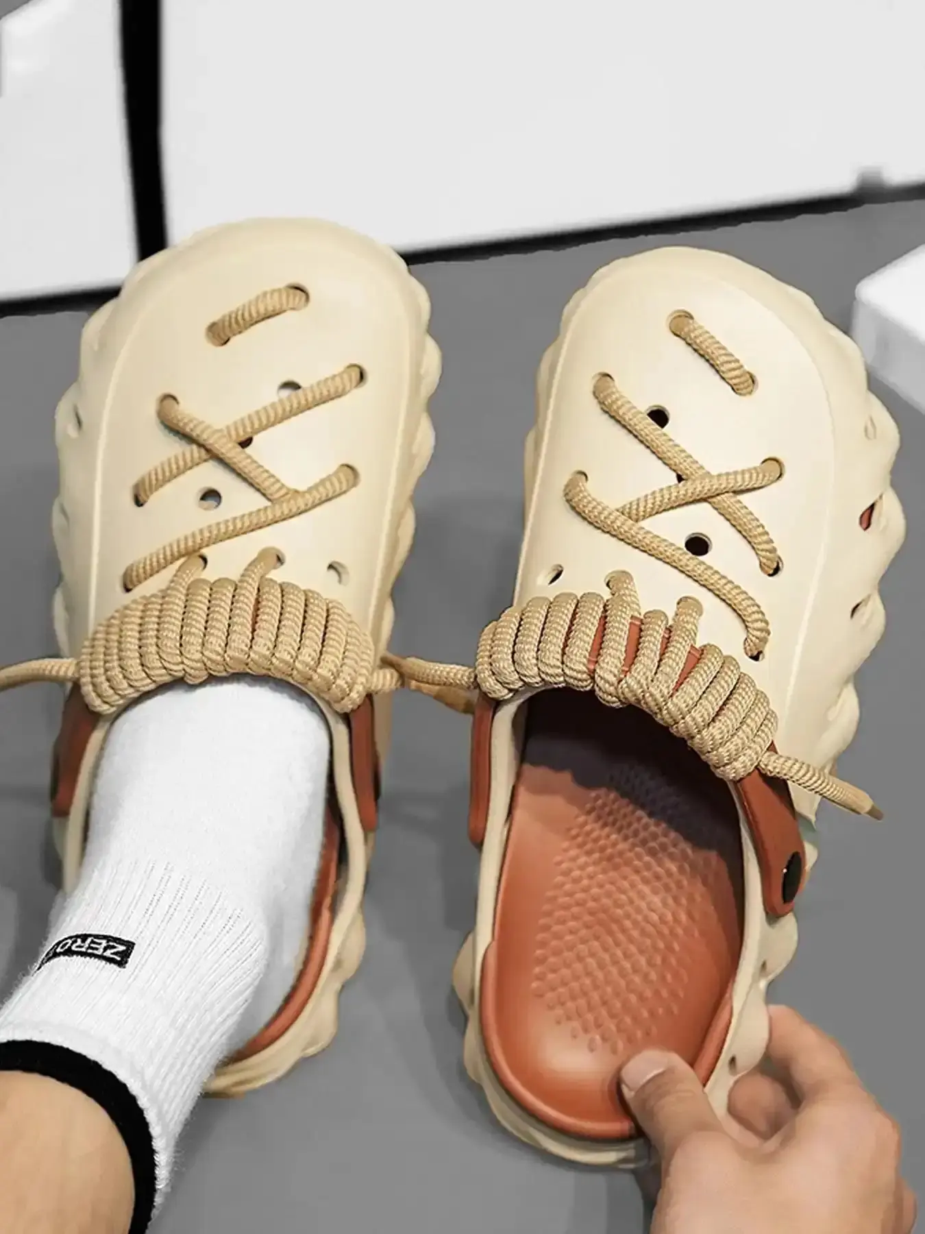 Men's Fashion Comfortable Slides Casual Breathable Summer Sandals Outdoor Beach Slippers All-match Indoor Wear Walking Shoes piece relaxed fit trendy essential versatile modern cushioned responsive daily stylish active
