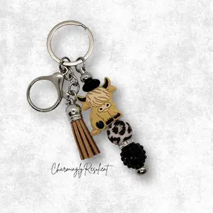 Charmingly Resilient Highland Cow Beaded Keychain Cow Lover Gift Western Tassel Keychain Handmade Charmingly Resilient