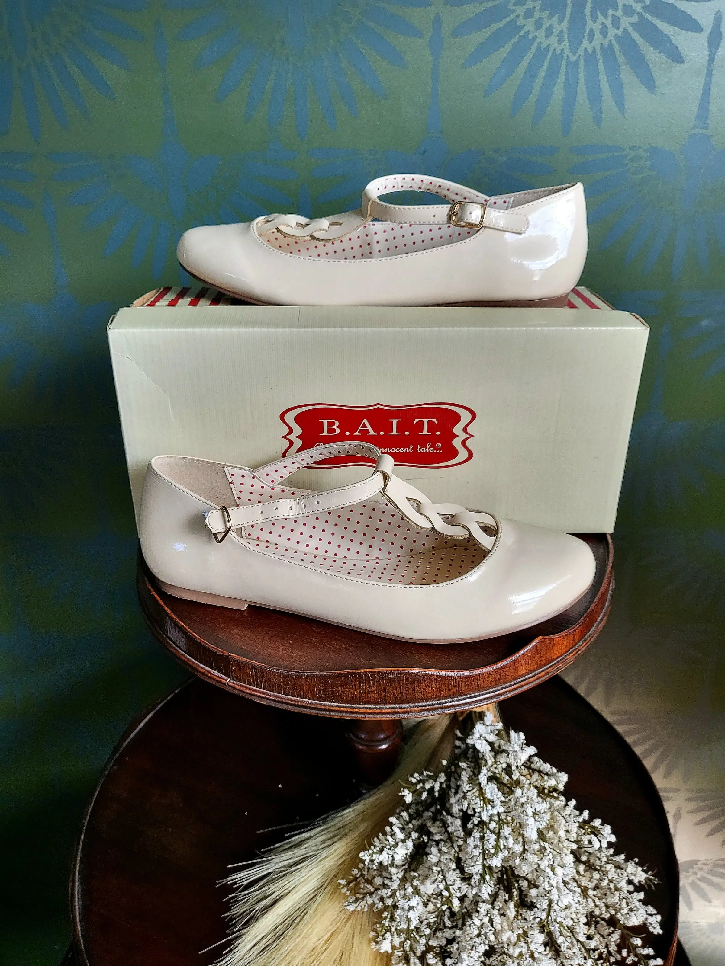 STYLE 9000 - "Bait Footwear" Sindy Flats in Cream