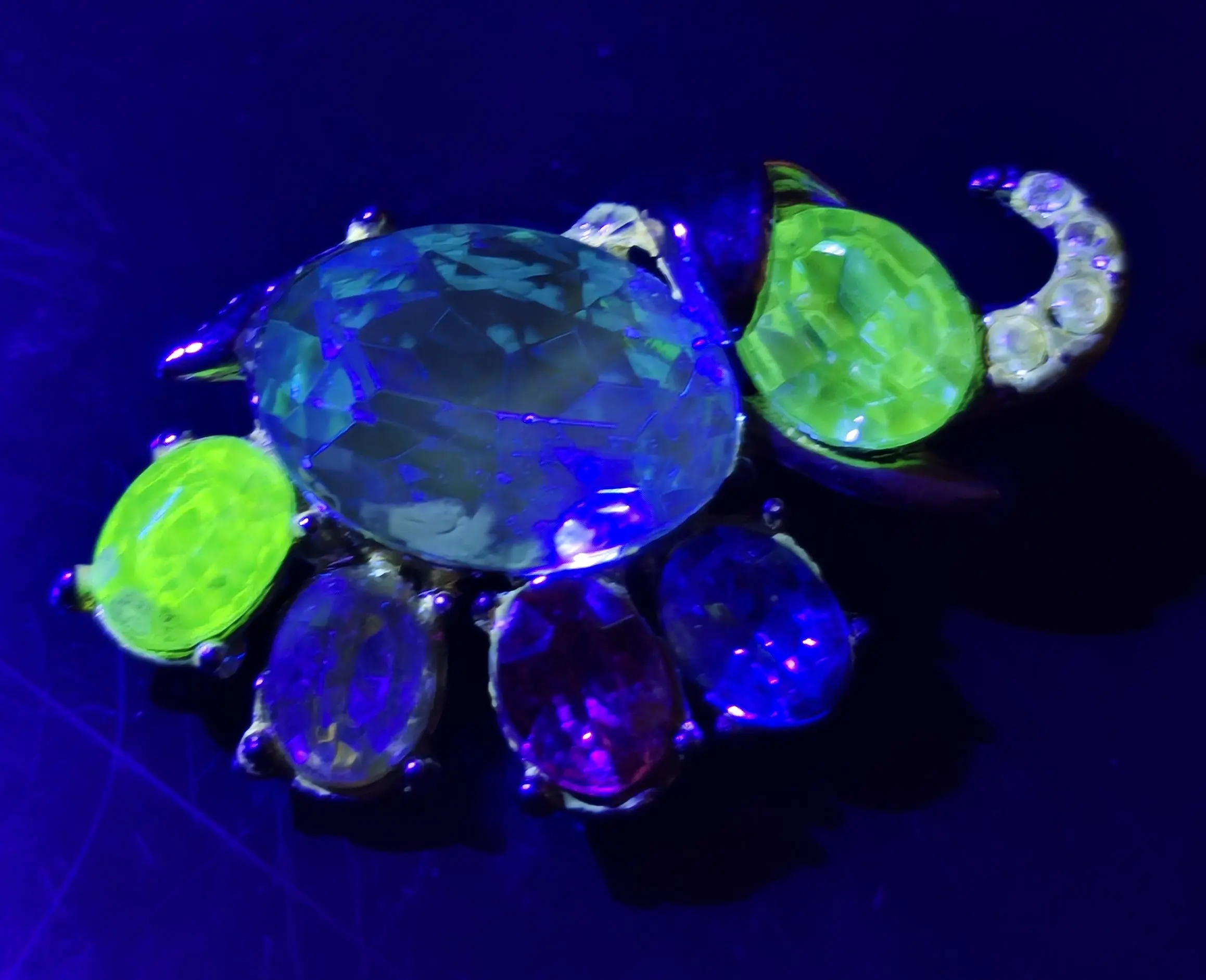 Green uranium glass rhinestone Lucky trunk Elephant UV glow vintage brooch
