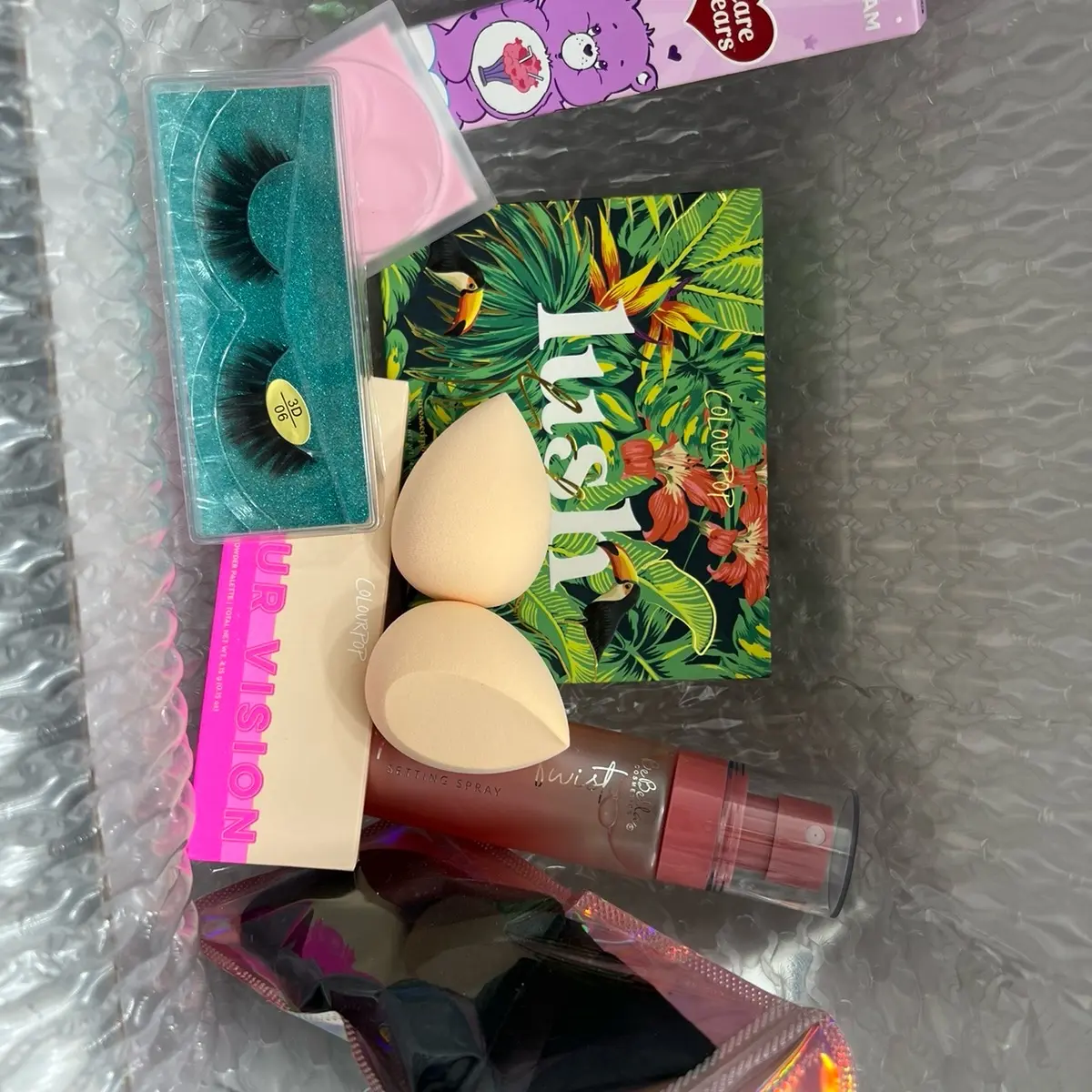 Beauty Box - get your 5-6 make up All one in one set lash, pallet,and  setting spray
