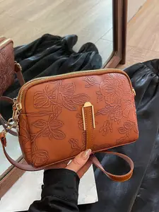 Uniquely designed elegant floral embossed shoulder bag, retro exquisite and practical texture crossbody bag, Zipper Shoulder Purse, with reasonable separation, can accommodate mobile phones and lipstick, suitable for shopping and gatherings