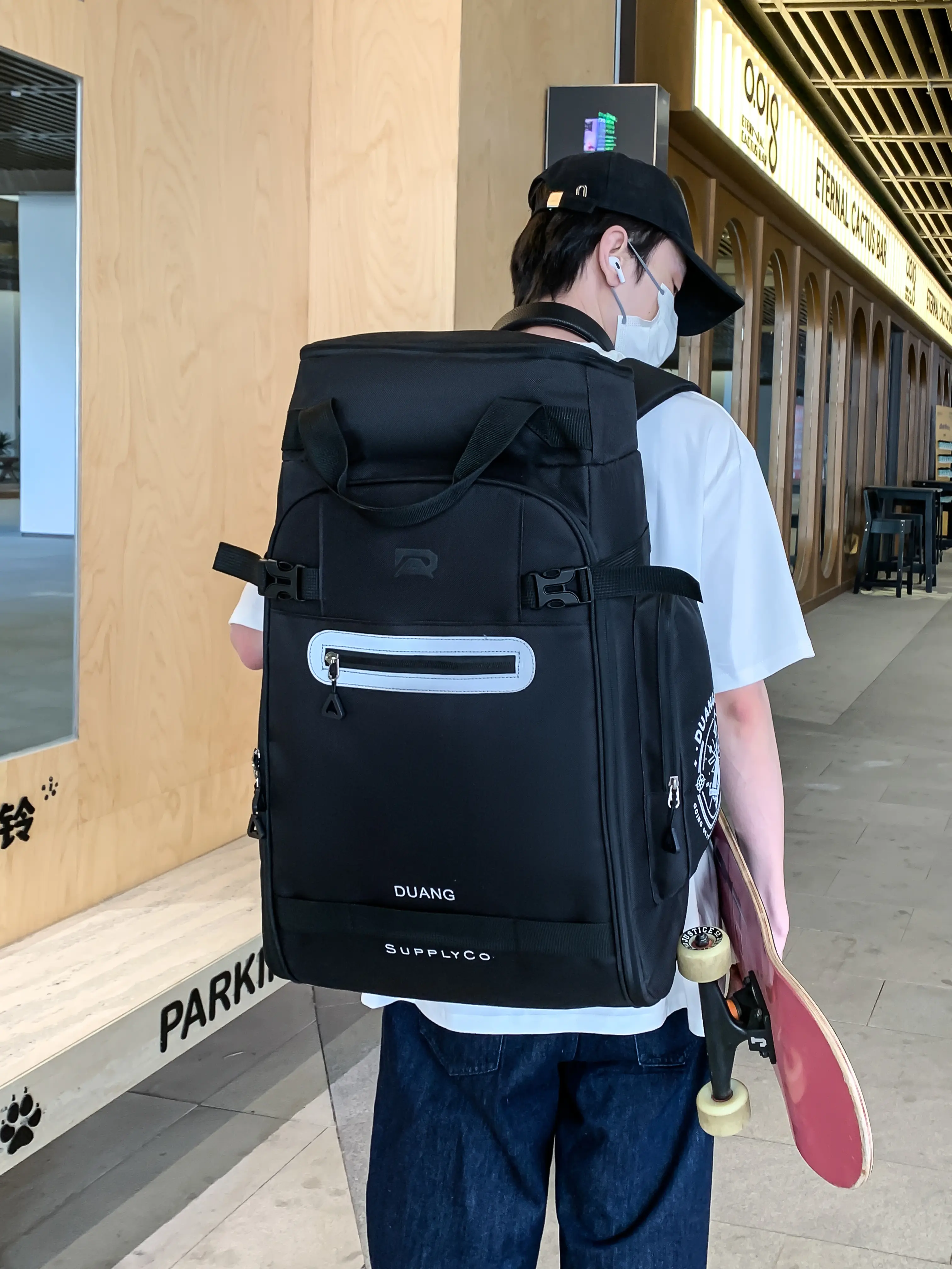 High-Capacity Unisex Sports & Travel bag Backpack-Essential Camping Gear and Accessory for Skiing, Hiking, and Mountaineering-The Perfect Companion for Hiking, Skiing, Skateboarding, and Outdoor
