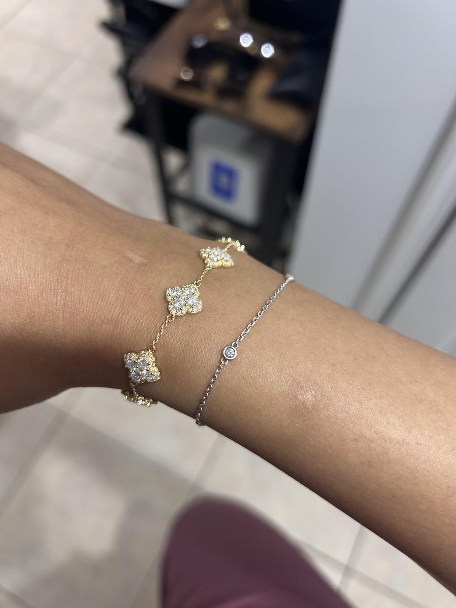 Item: White Moissanite Yellow Gold Color, 17cm