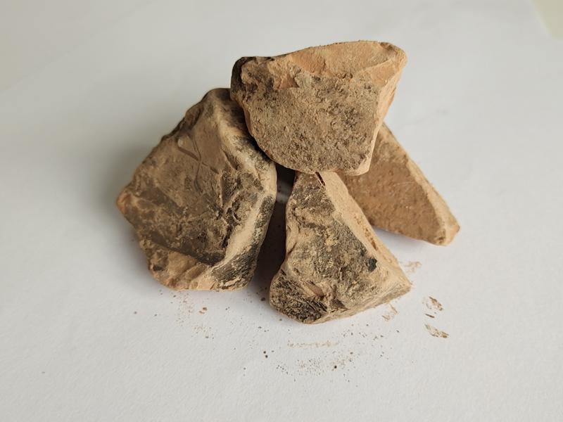 Pure Smoky Yellow-White Clay Edible Chunks Sand-Free Non-Sticky Cosmetic Grade Quality for Safe Consumption