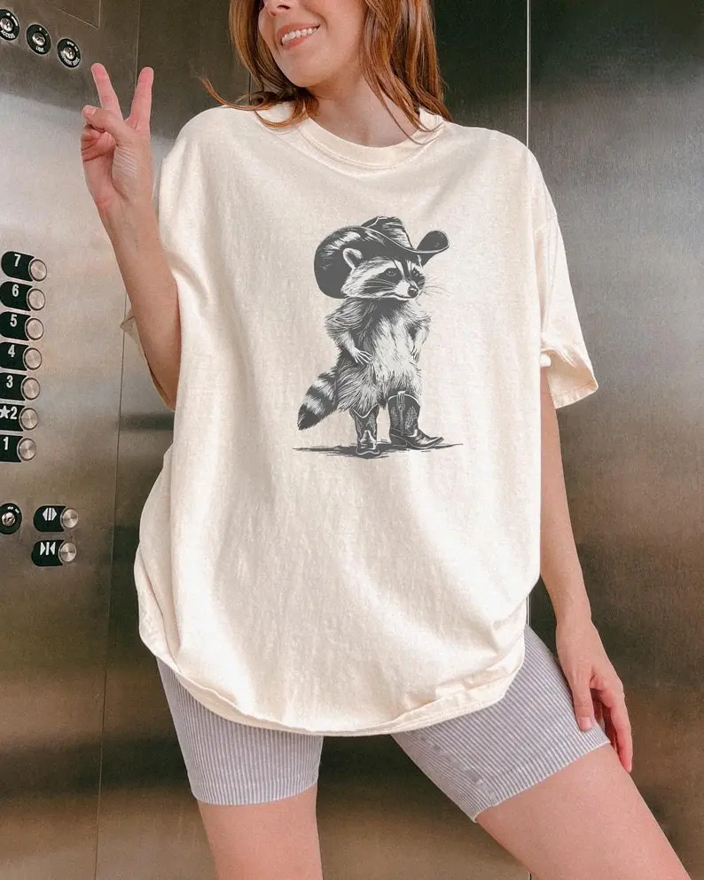 Loose Black Streetwear T-Shirt for Women, Oversized Cotton Tee with Funny Retro Raccoon Cowboy Graphic, Tops, Casual, Oversized Tshirt Women, Baggy, Classic Crew, Vintage Cute